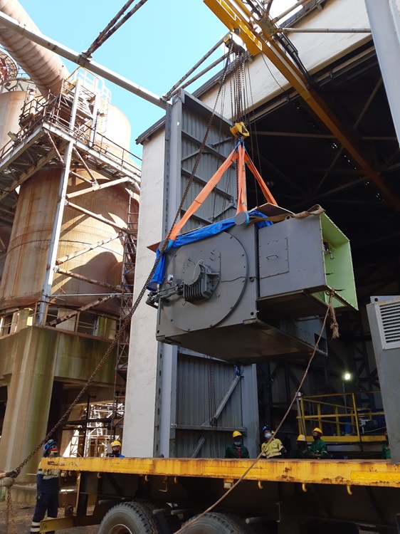  Loading of Motor and Cooling Hood for Transport